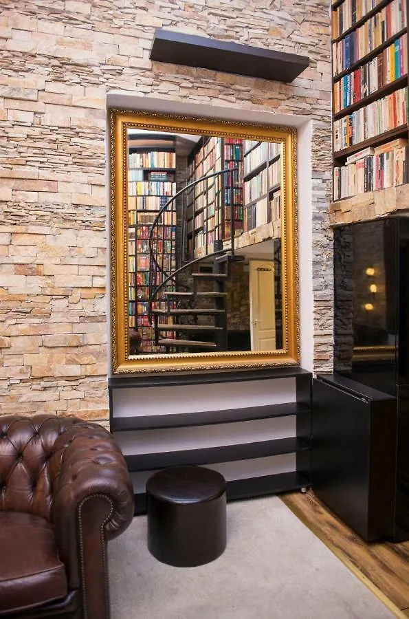 Secret Library Apartament Appartement Boekarest